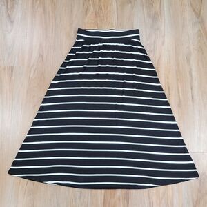 💜Cherokee Black & White Striped Stretchy Maxi Skirt Large